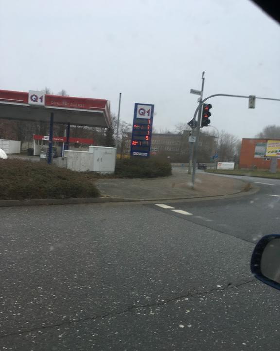 Q1 Tankstelle